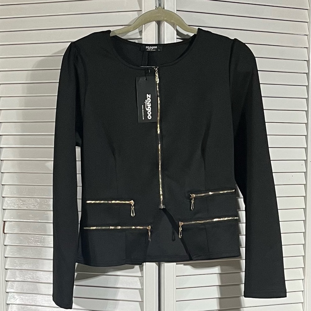NWT Zeagoo large black w/gold zippers long sleeve jacket